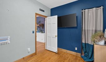 48 6th St, Bangor, ME 04401