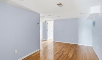 13 COTTAGE St, Bayonne, NJ 07002