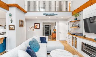 11 Pequot Ln, Hopkinton, RI 02804
