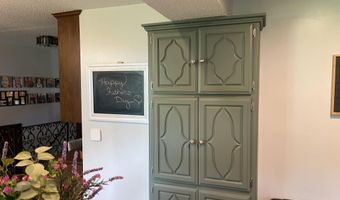 508 E Kirkwood Dr, Aurora, MO 65605