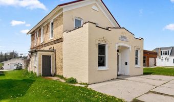 323 5TH St, Algoma, WI 54201