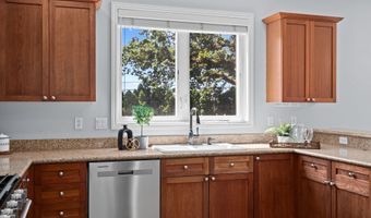 10290 SW HOMESTEAD Ln, Beaverton, OR 97008