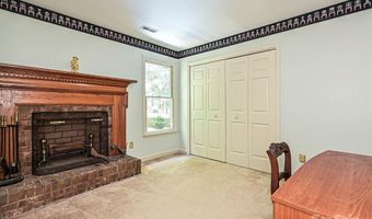 620 River Oaks Ln, Charlotte, NC 28226