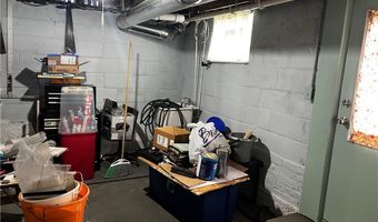 101 Lyons St, Adena, OH 43901