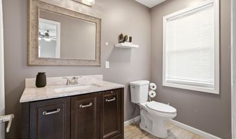 32 Edison St, Bayville, NJ 08721