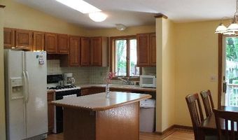 52 Montauk Rd, Narragansett, RI 02882