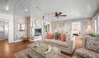 2102 Bay St, Beaufort, SC 29902