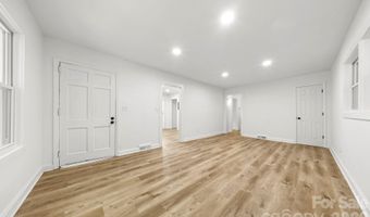 2500 Markham Ct, Charlotte, NC 28205