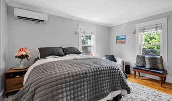 16 Isham St, Burlington, VT 05401