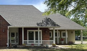 1923 Eastridge Dr, Arkansas City, KS 67005