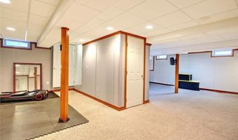 121 Jenckes Hill Rd, Lincoln, RI 02865