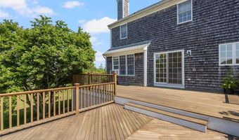 220 Island Dr, Middletown, RI 02842