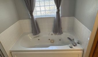 1705 Tyler Ave, Aurora, MO 65605