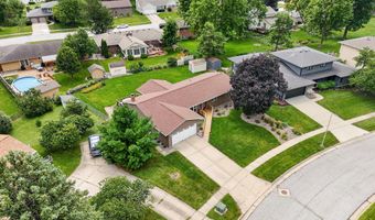 2944 Monroe Dr, Ames, IA 50010