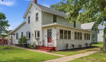 22 N Metcalf Ave, Amboy, IL 61310
