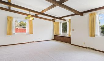 820 10th St, Berthoud, CO 80513