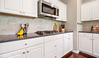 220 Dovetree Dr, Avon, IN 46122
