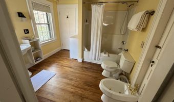 969 Washington St, Bath, ME 04530