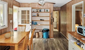 69 Longview Dr, Narragansett, RI 02882