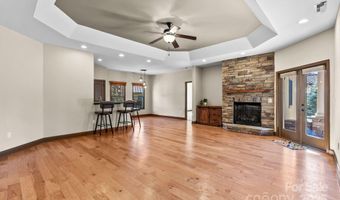 4 Pacifico Dr, Asheville, NC 28806