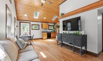 55 Ashby Rd, Ashburnham, MA 01430