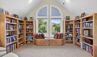 39 E Valley View Rd, Ashland, OR 97520