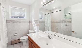 5813 MIDHILL St, Bethesda, MD 20817