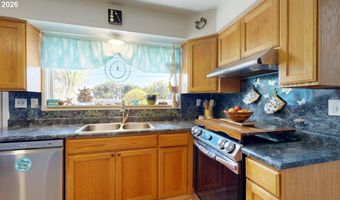1239 IRIS St, Brookings, OR 97415