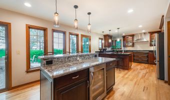 3025 Woods Creek Ln, Algonquin, IL 60102