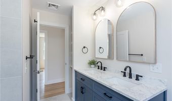 10 Mount Hope Ave, Portsmouth, RI 02871