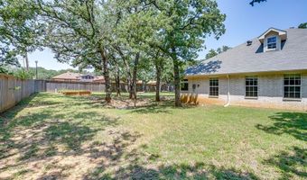 202 Woodlawn Dr, Keene, TX 76059