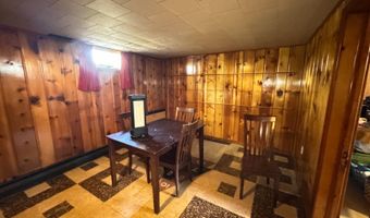 1204 4th St, Britton, SD 57430