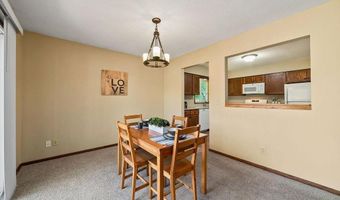 15769 Hayes Trl, Apple Valley, MN 55124