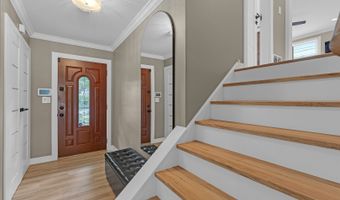 210 W Pickwick Rd, Arlington Heights, IL 60005
