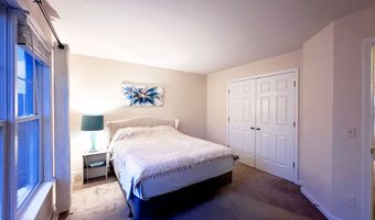 15 Scuppo Rd 504, Danbury, CT 06811