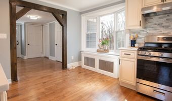28 Rock Cut Rd, Bridgewater, CT 06752