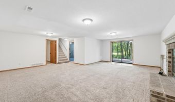 636 Dublin Dr, Andover, KS 67002