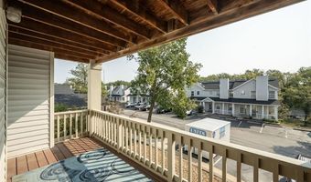 1445 Whispering Creek Dr E, Ballwin, MO 63021