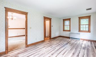 4 Pineway Dr, Auburn, ME 04210