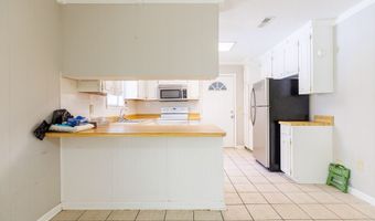 203 Magnolia Dr, Adel, GA 31620