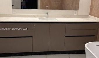 19707 Turnberry Way 20L, Aventura, FL 33180