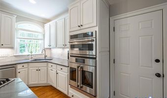 14469 Riverside Dr, Ashland, VA 23005
