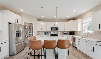 1715 Foudray Cir S, Avon, IN 46123