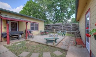 1418 Cleveland Ave, Baxter Springs, KS 66713