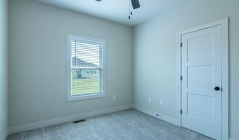 16721 Pinehurst Dr, Basehor, KS 66007