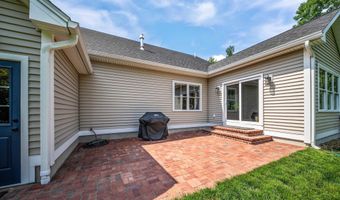 71 Signature Dr, Barrington, NH 03825