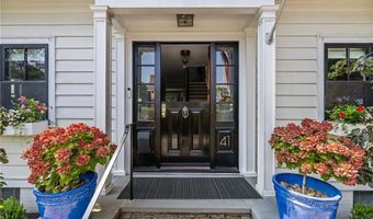 41 Hunter Ave, Newport, RI 02840