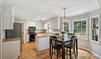 4301 Meadowridge Dr, Charlotte, NC 28226