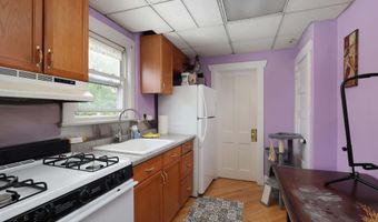 72 Terrace St, Bergenfield, NJ 07621