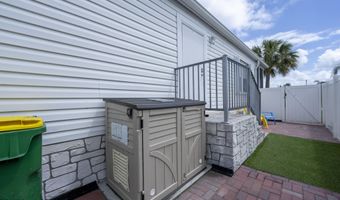 971 Laurel Cir, Barefoot Bay, FL 32976